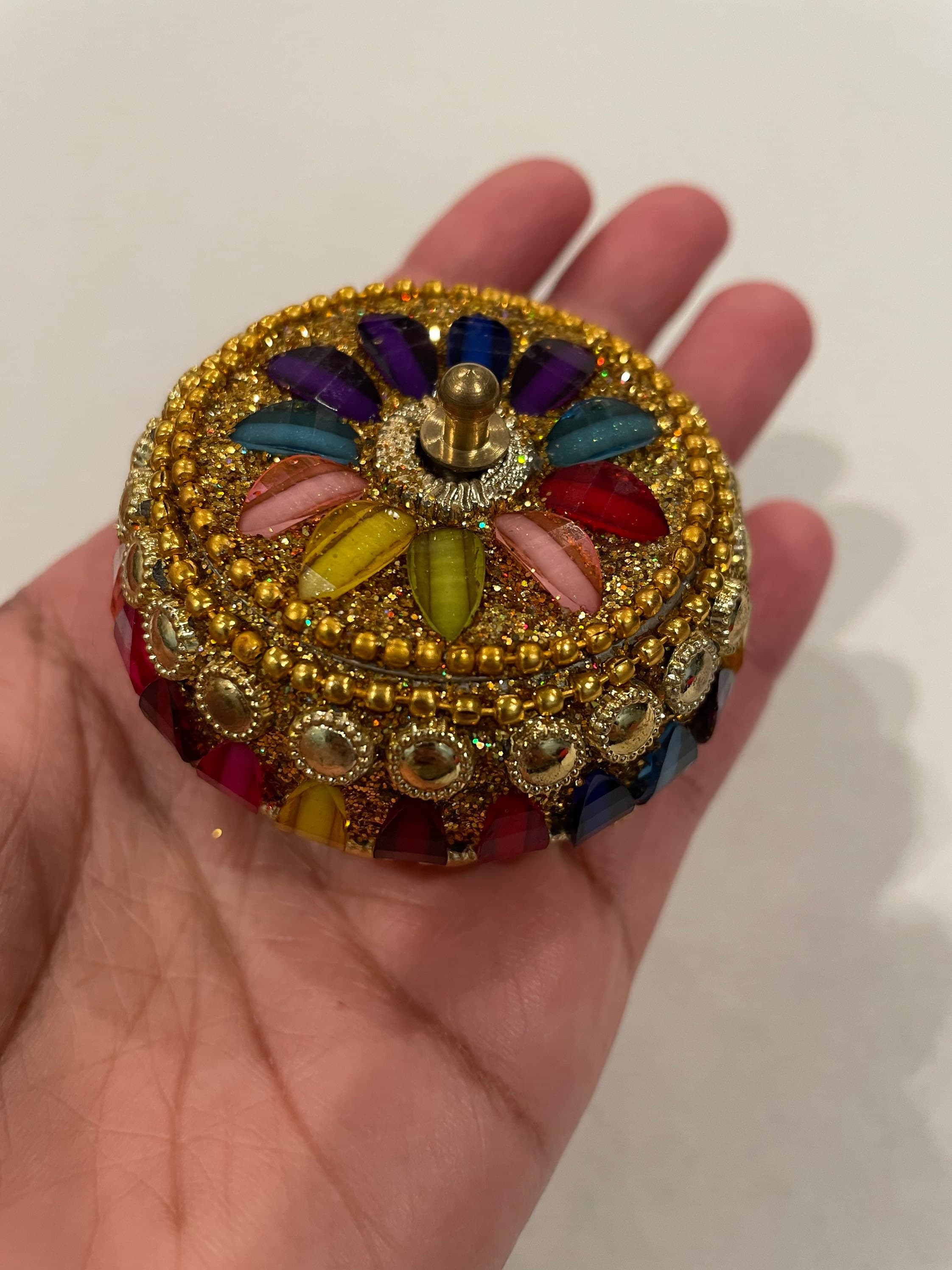 Round Kumkum Haldi Holder Pack Of 10 | Indian Return Gift | Thamboolam Favor | Ethnic Festive Gift Box for Housewarming and Pooja