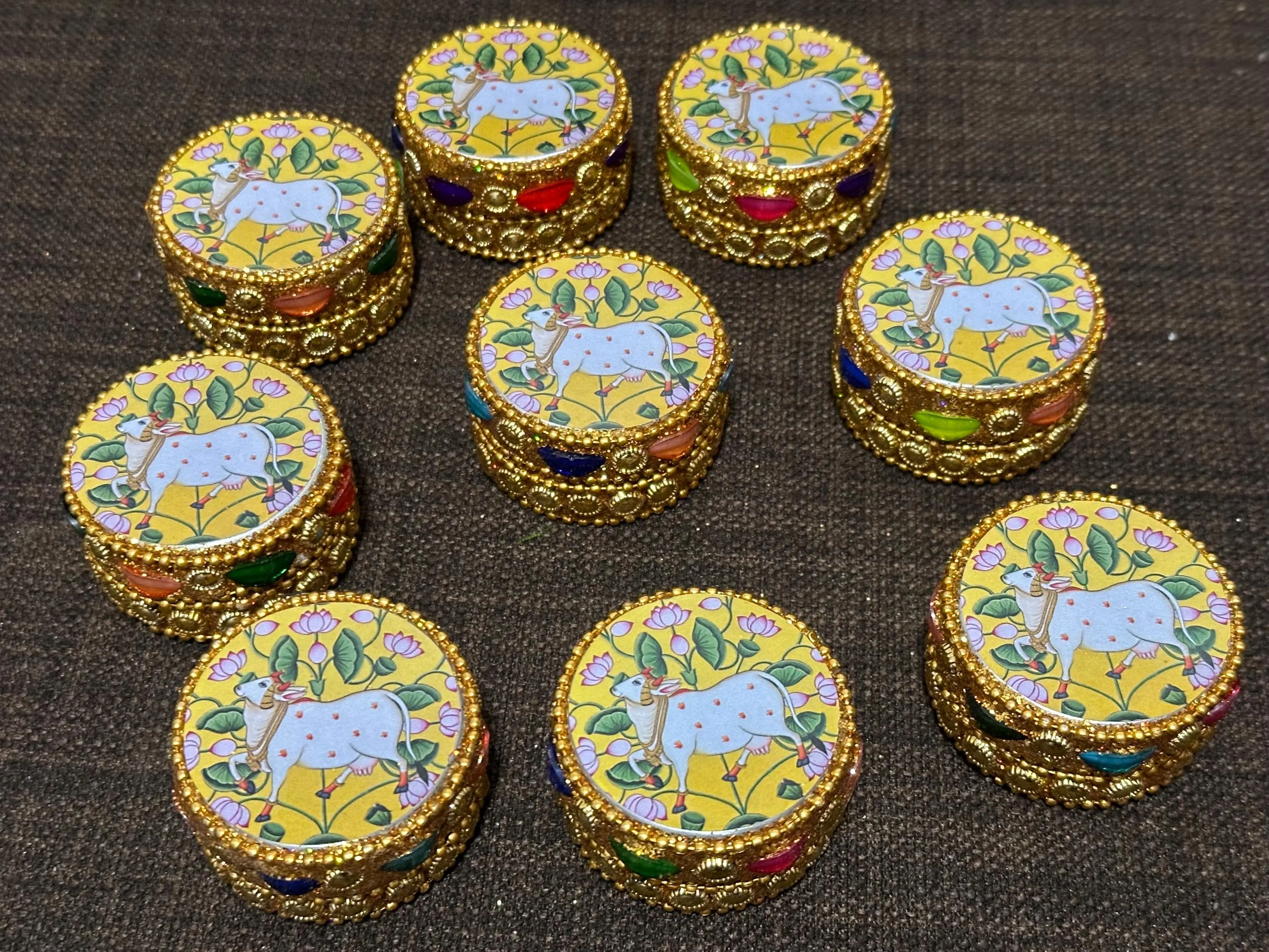 Round Pichwai Kumkum Haldi Holder Pack Of 10| Indian Return Gift | Ethnic Thamboolam Favor | Festive Pooja Decor | Housewarming Gift Idea — view 2