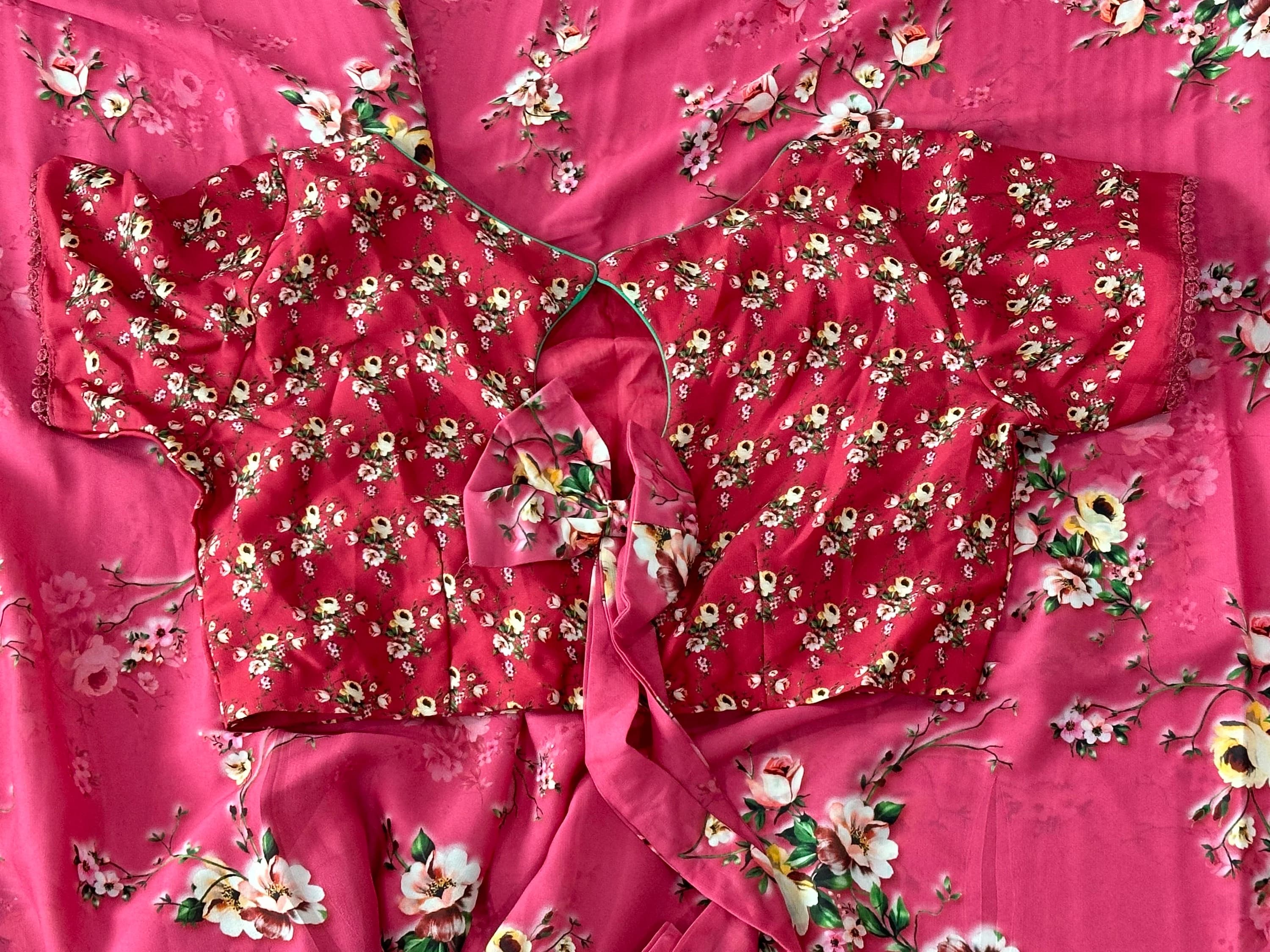 Pure Crepe Floral Printed Pink Saree With Stitched blouse — view 8