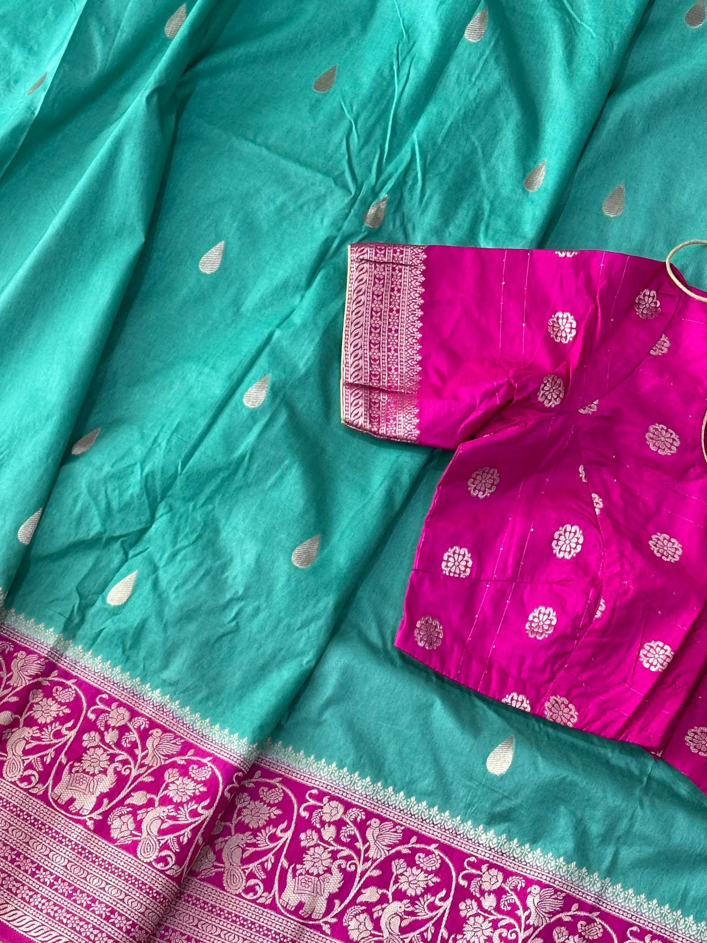 Banarasi Raw Mango Saree with Raindrop Design | Soft Fabric | Festive, Wedding, Party Wear | Traditional Indian Saree — view 6