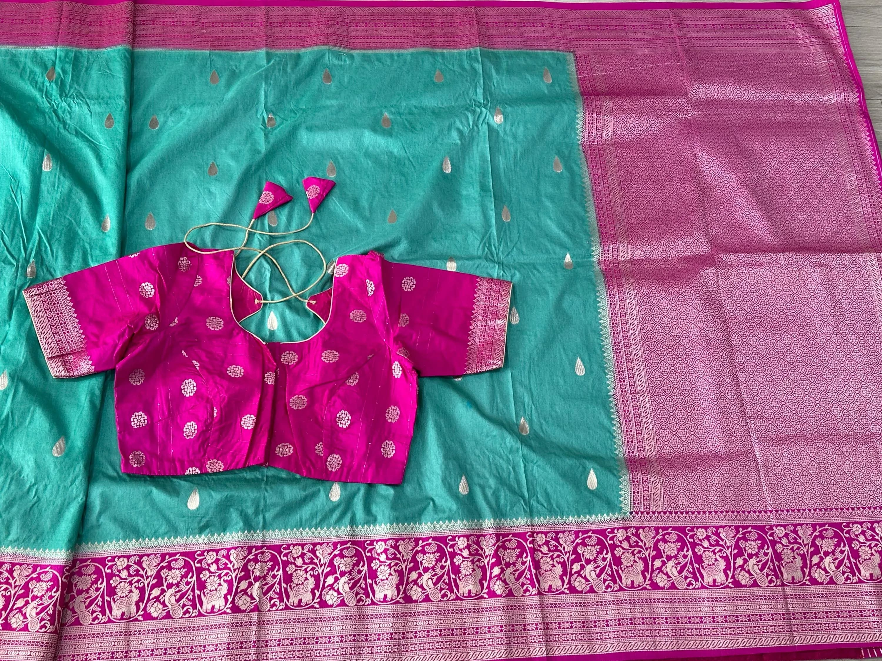 Banarasi Raw Mango Saree with Raindrop Design | Soft Fabric | Festive, Wedding, Party Wear | Traditional Indian Saree — view 9