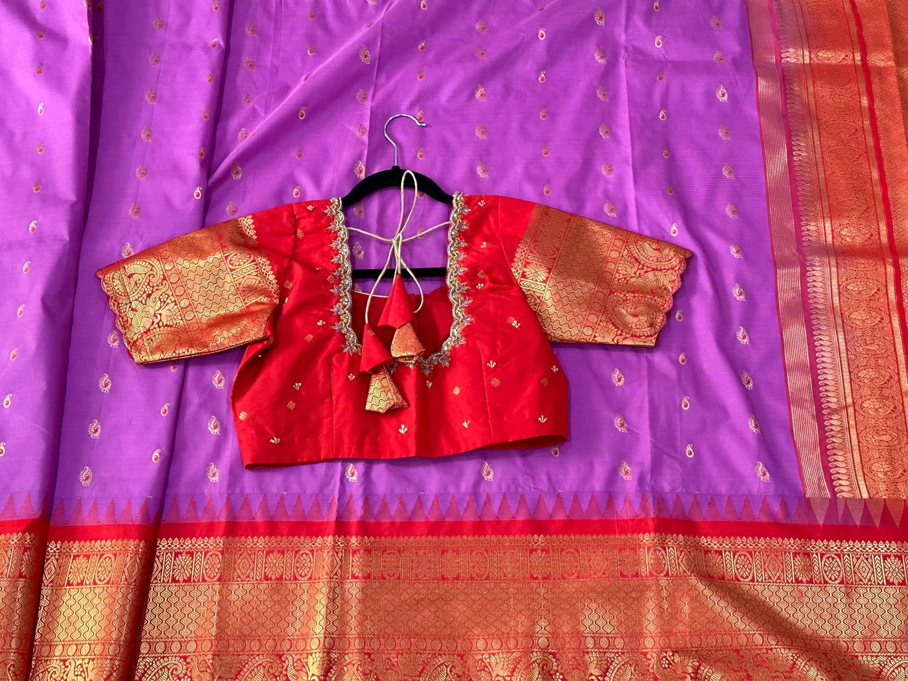 Gadwal Semi Pattu Silk Saree | Stitched Maggam Work Blouse — view 9