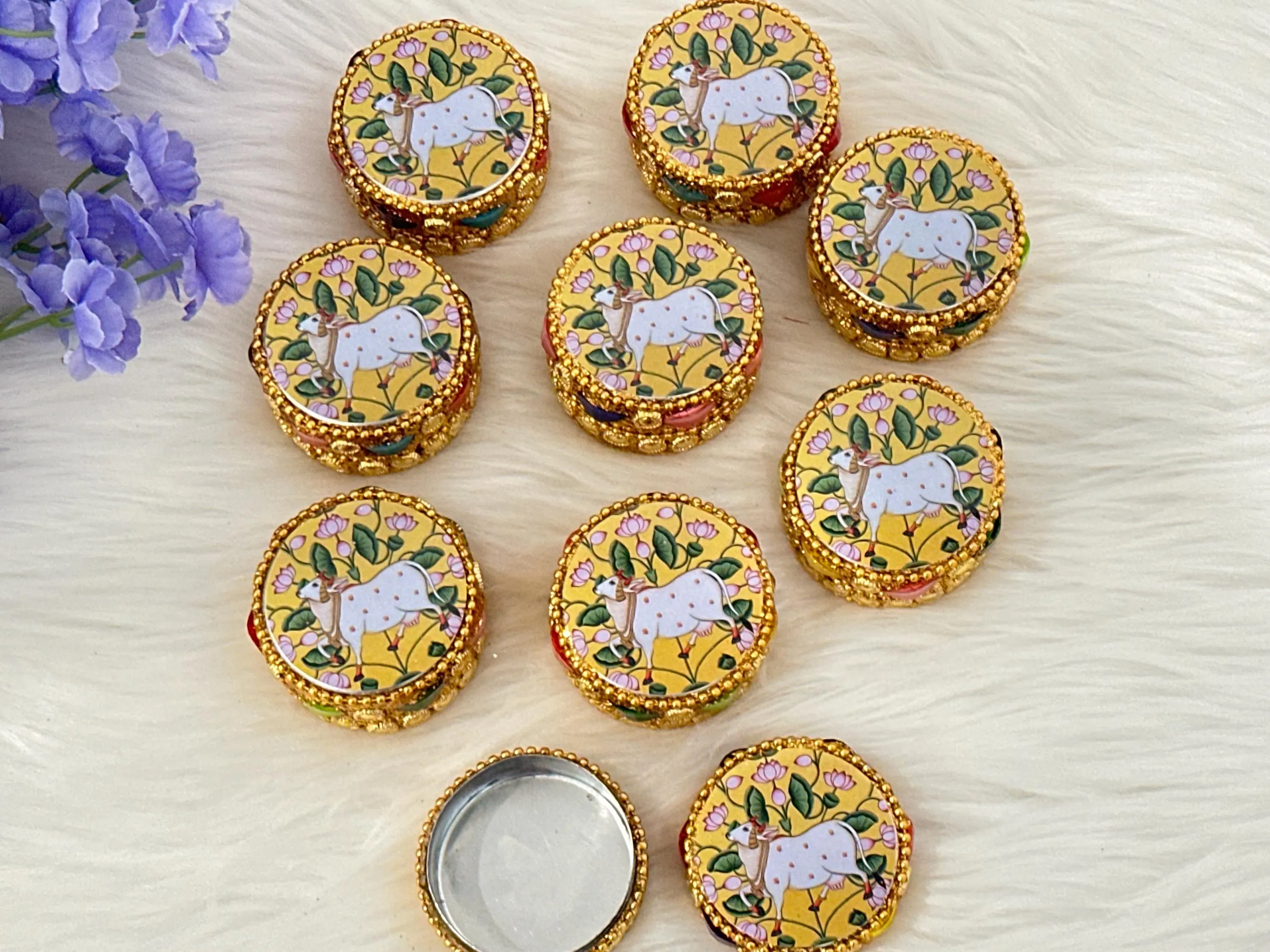 Round Pichwai Kumkum Haldi Holder Pack Of 10| Indian Return Gift | Ethnic Thamboolam Favor | Festive Pooja Decor | Housewarming Gift Idea — view 7
