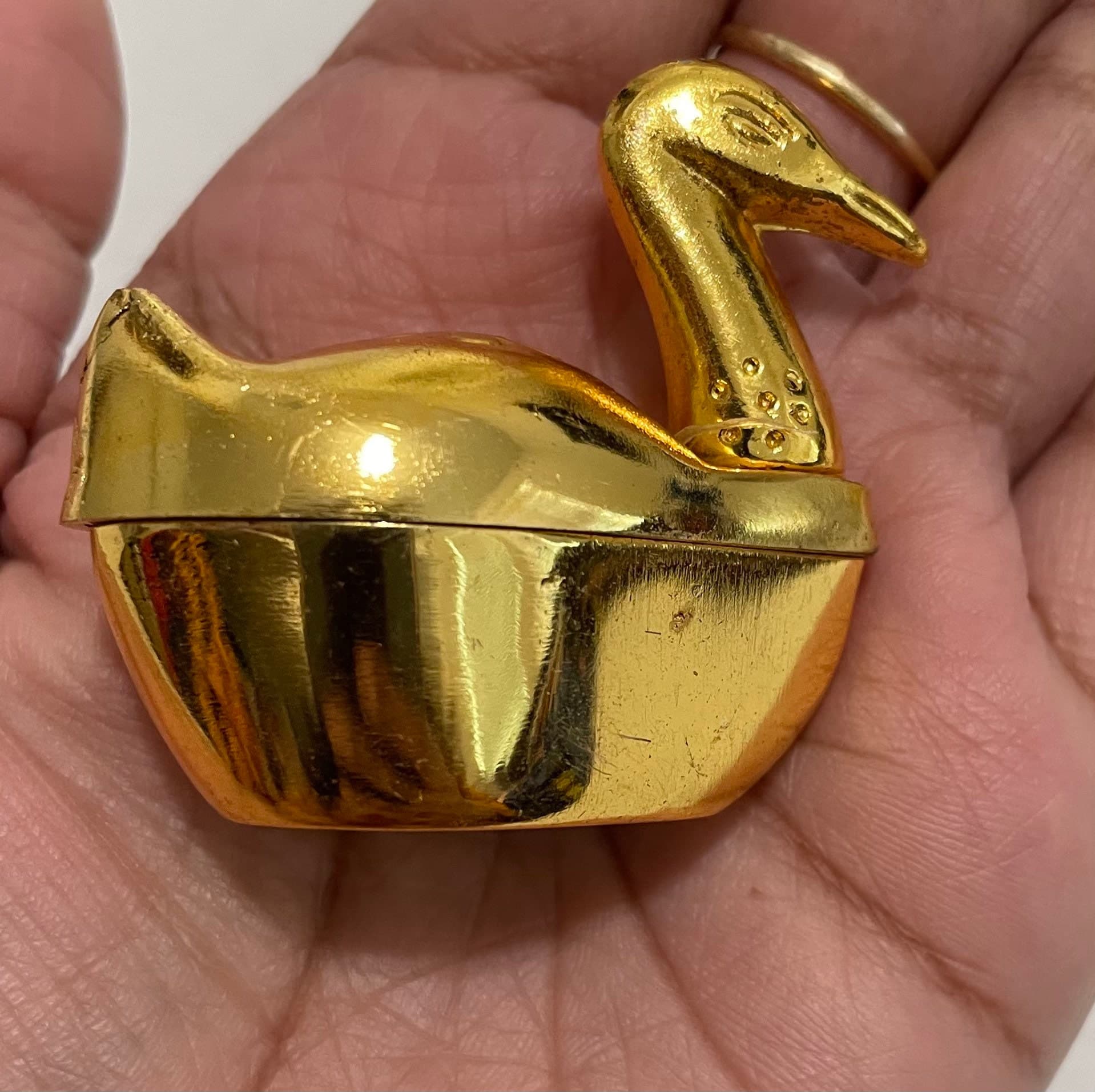 Gold Duck Kumkum Holder | Indian Ethnic Haldi Thamboolam Return Gift (2 inch) — view 4